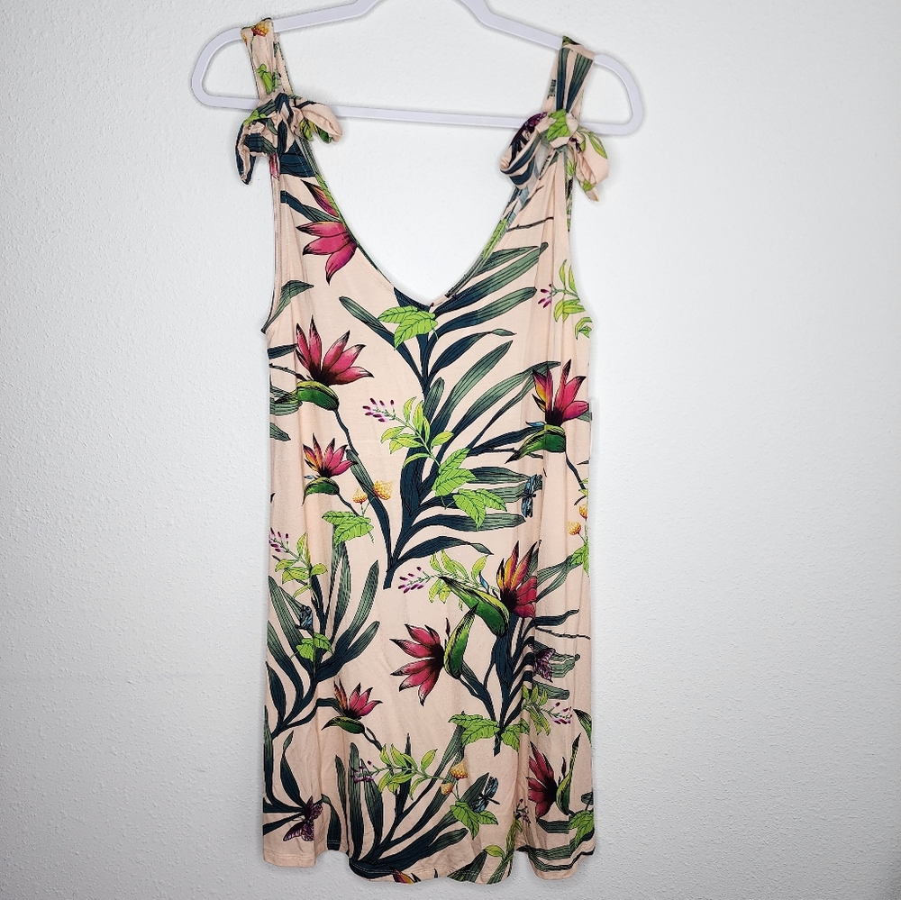 Small, BUT fits like a MEDIUM - Soma Tropical Floral Tie-Shoulder Nightgown - Picture 2 of 10